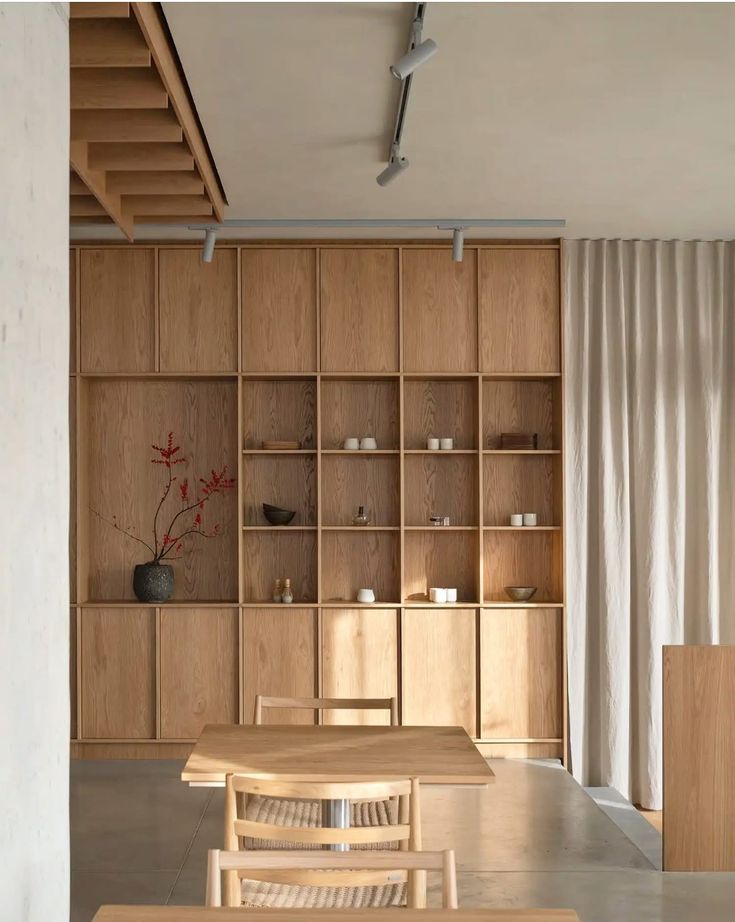 FULL WALL OAK SYSTEM